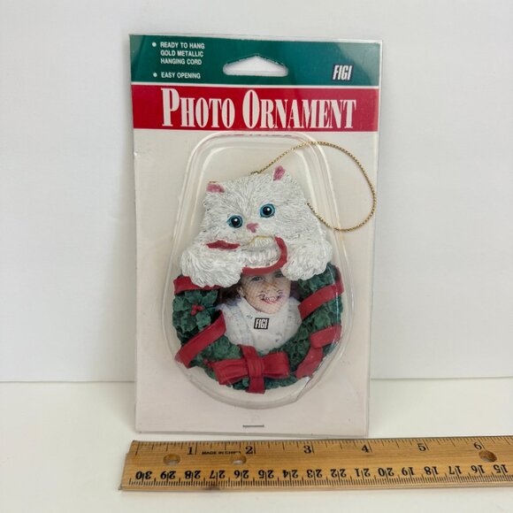 Vtg 1991 Figi Christmas Holiday Photo Ornament White Cat Green Wreath Round NIP - Picture 1 of 10